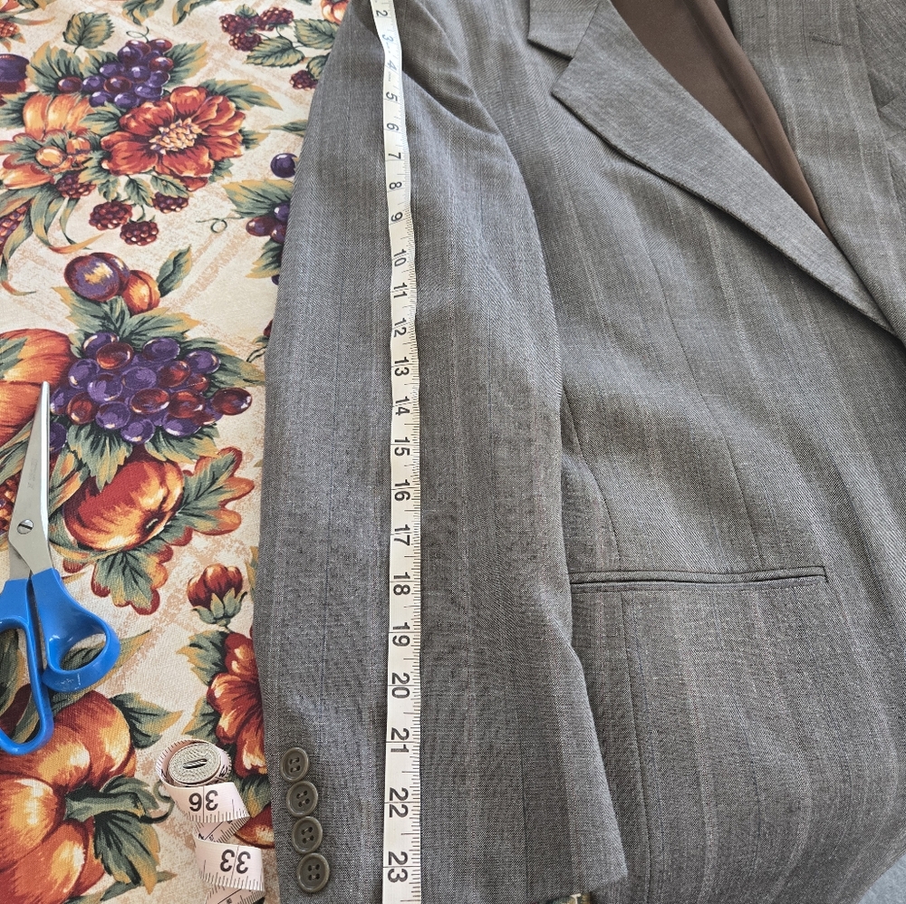 Men suit - Picture 9 of 15